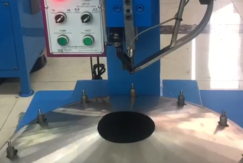 2023-3-10 什么是鉚釘機(jī)的實(shí)心鉚釘？實(shí)心鉚釘?shù)膽?yīng)用范圍有哪些？.jpg